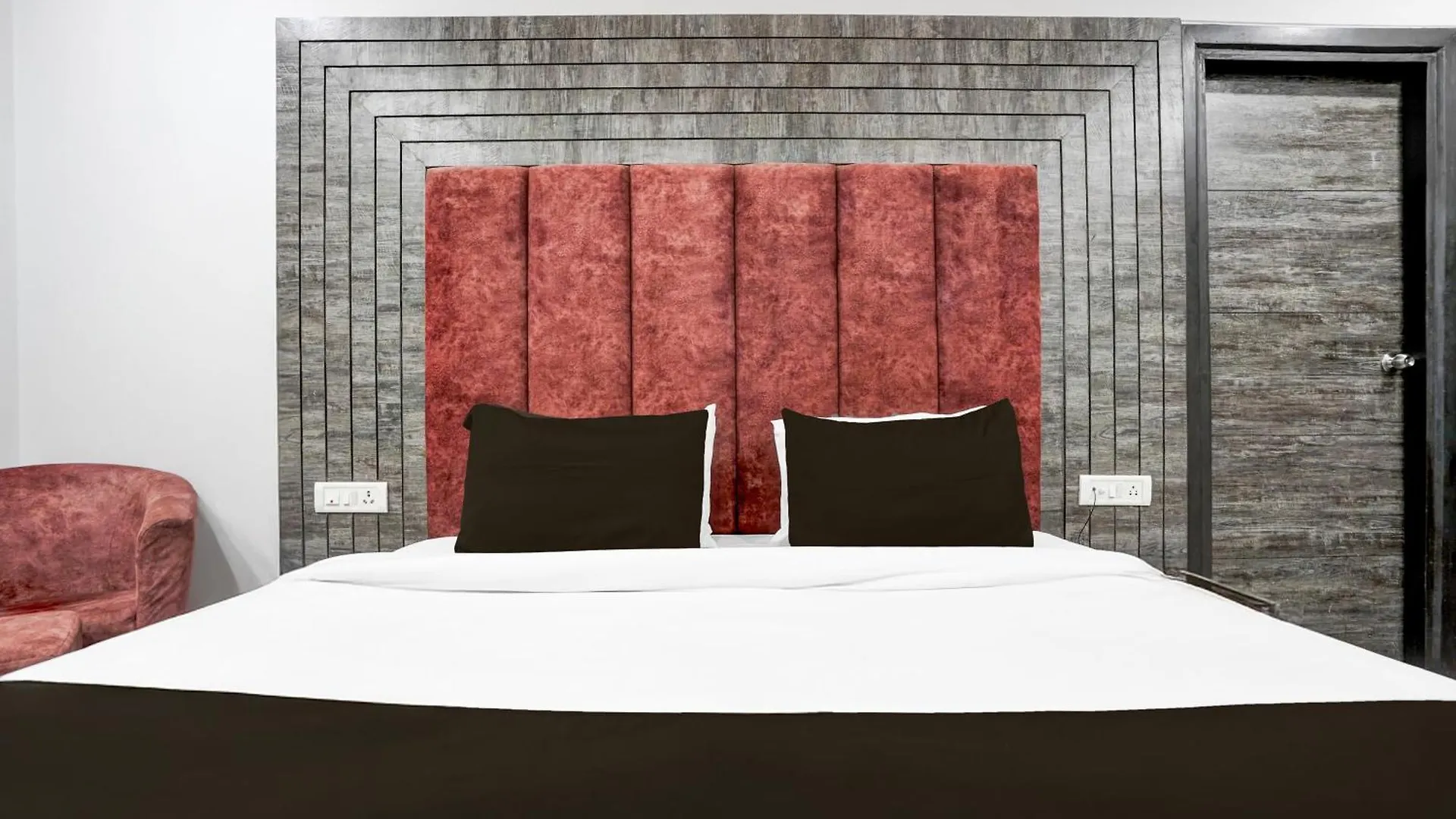 Hotel O Thor The Party World Agra