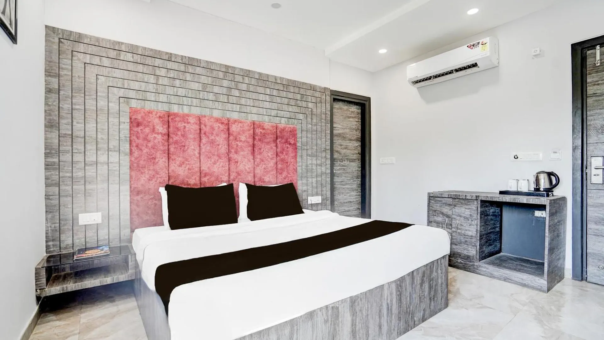 Hotel O Thor The Party World Agra  India